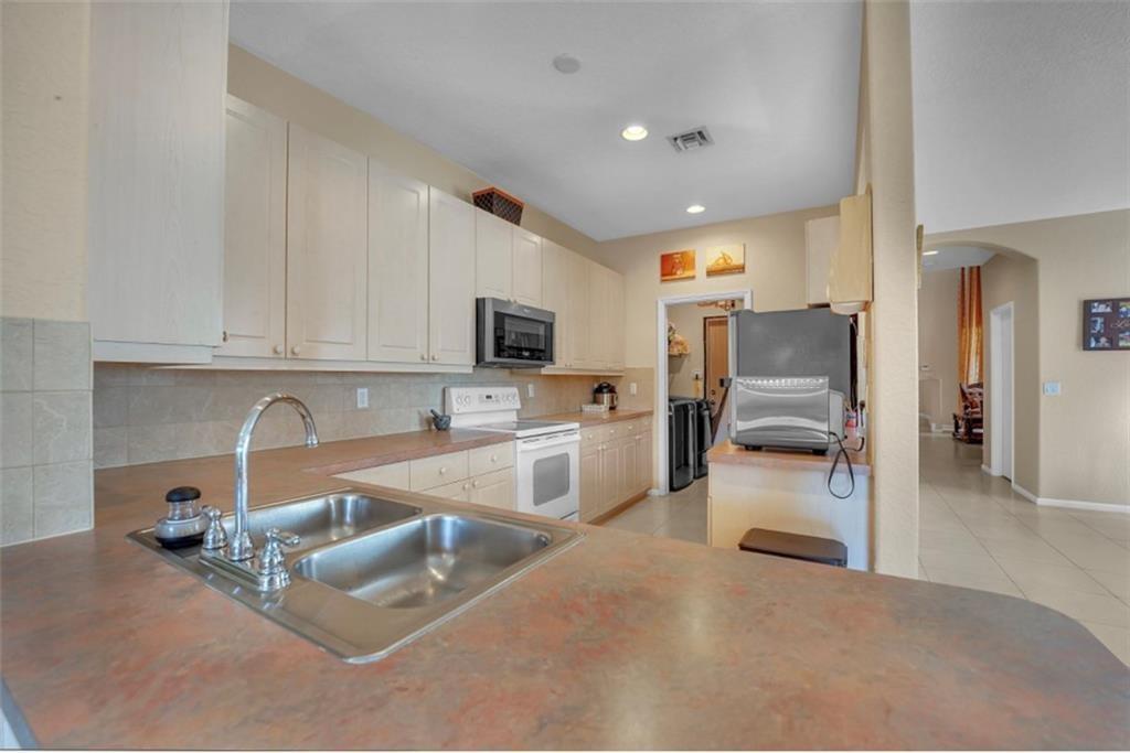 1270 W Magnolia Cir