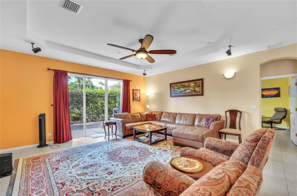 1270 W Magnolia Cir