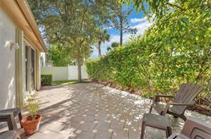 1270 W Magnolia Cir