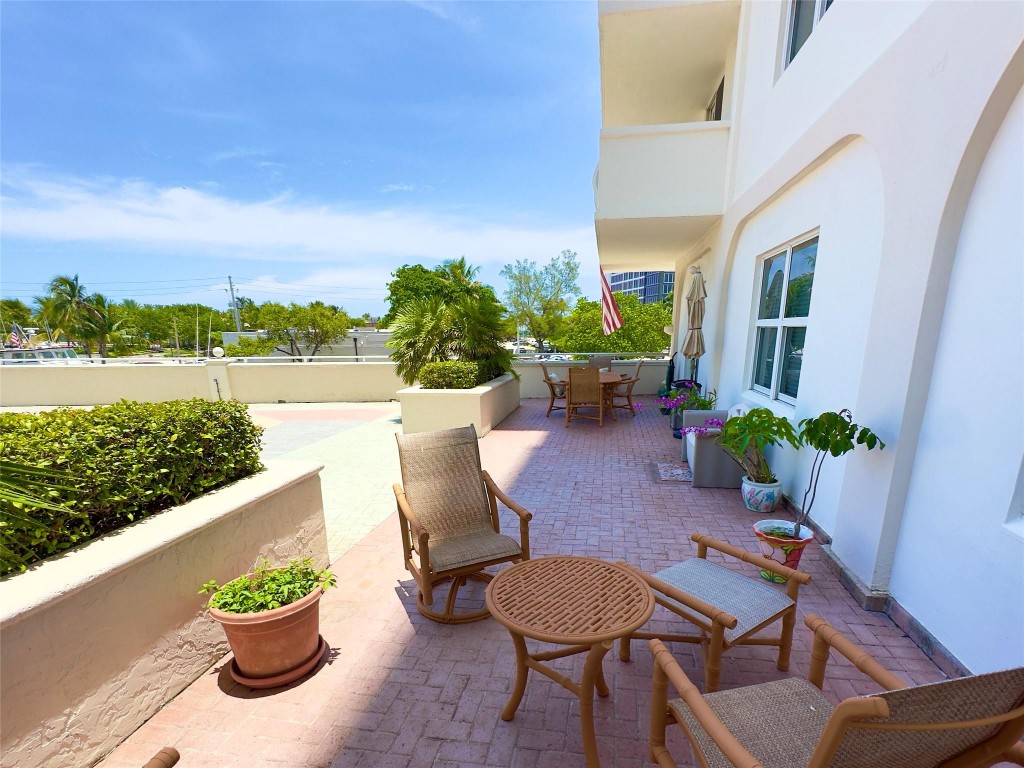 1 Las Olas Circle 117