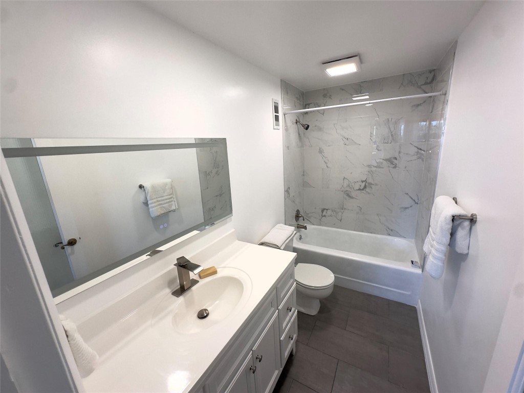 1 Las Olas Circle 117