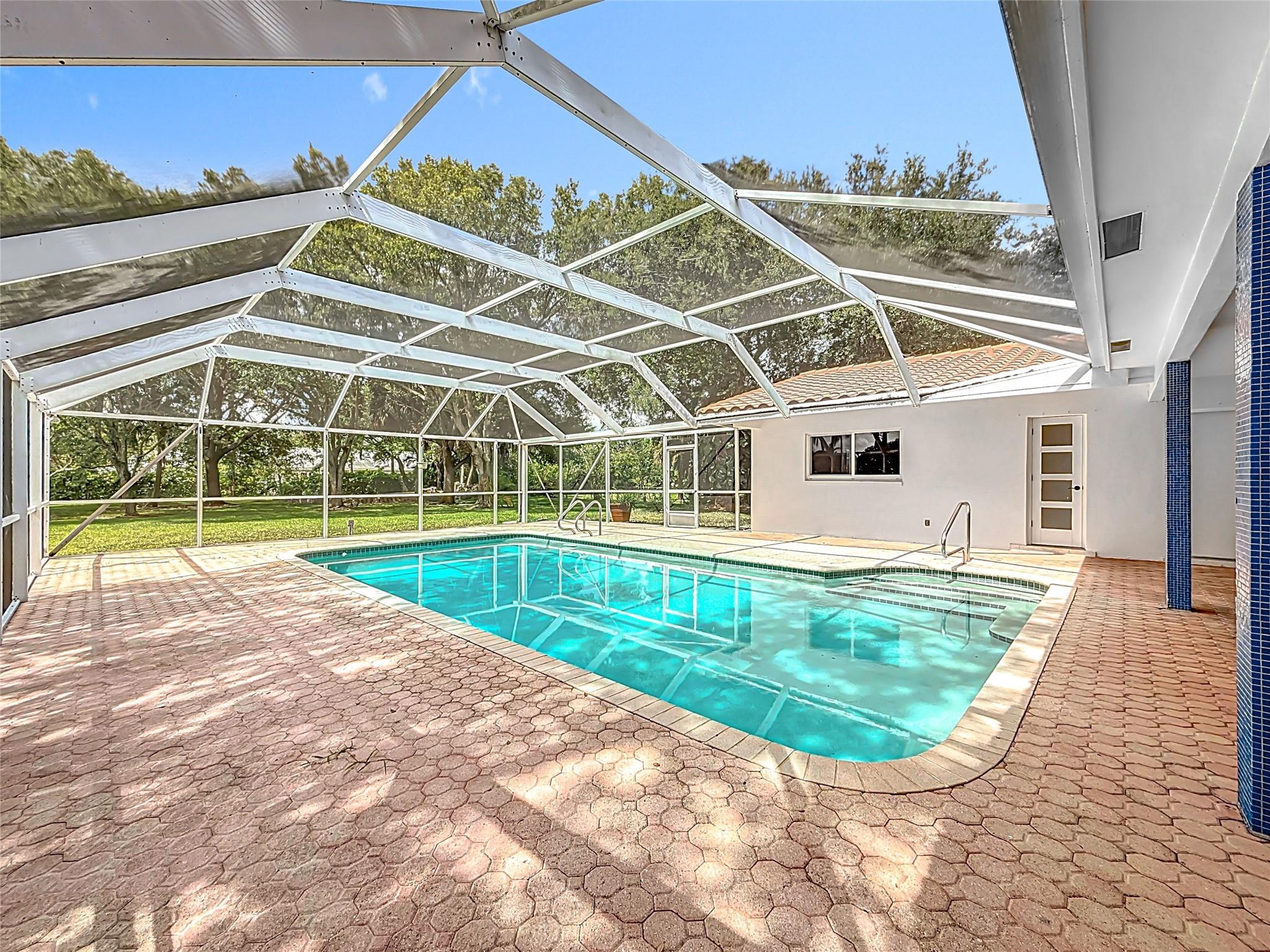 12100 NW 4th St