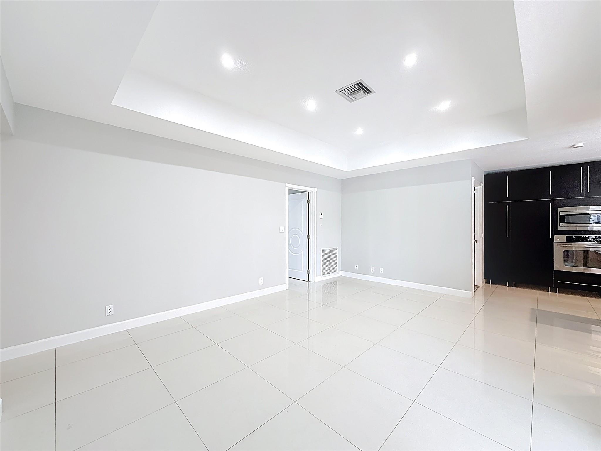12100 NW 4th St