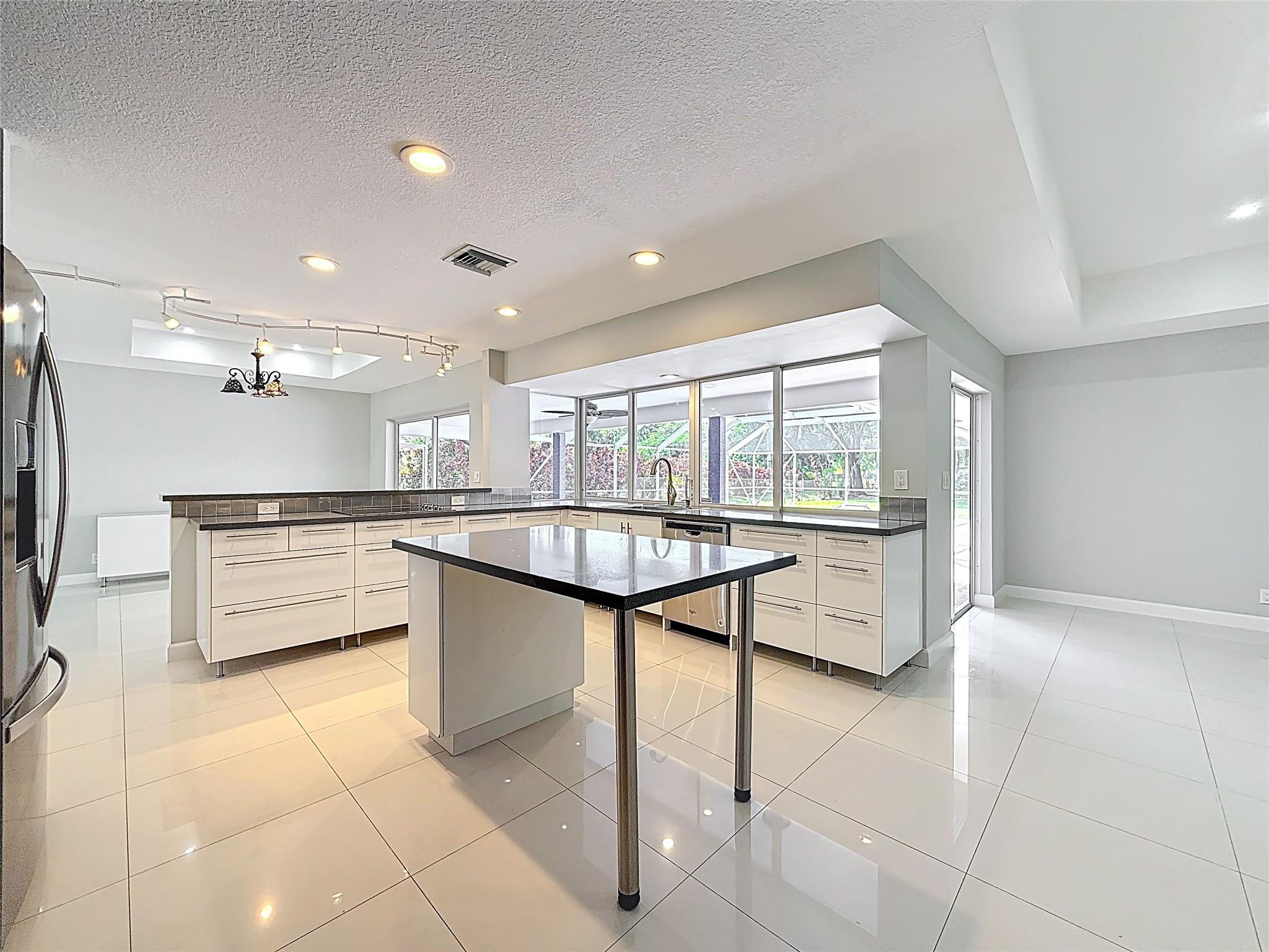12100 NW 4th St