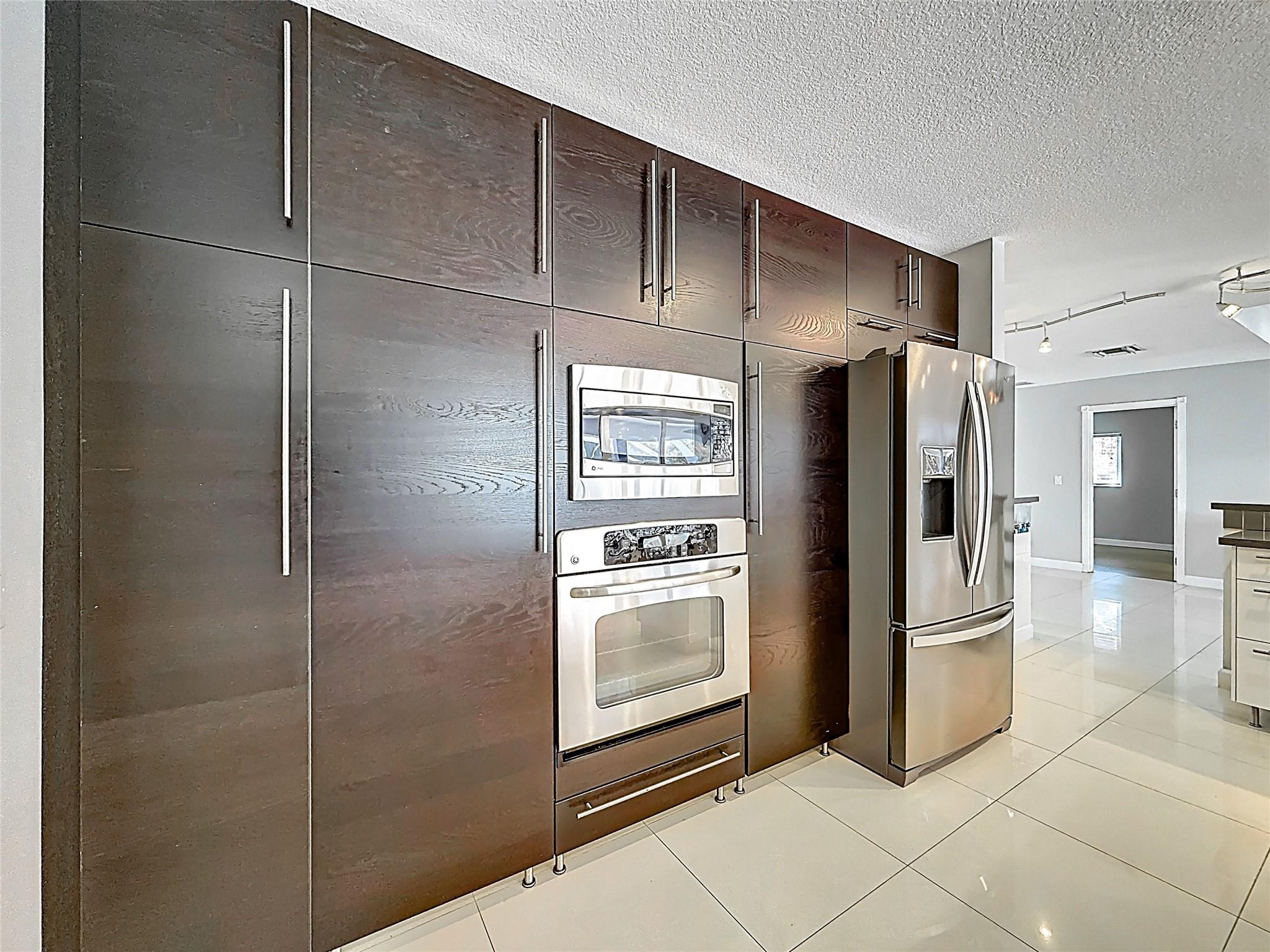 12100 NW 4th St