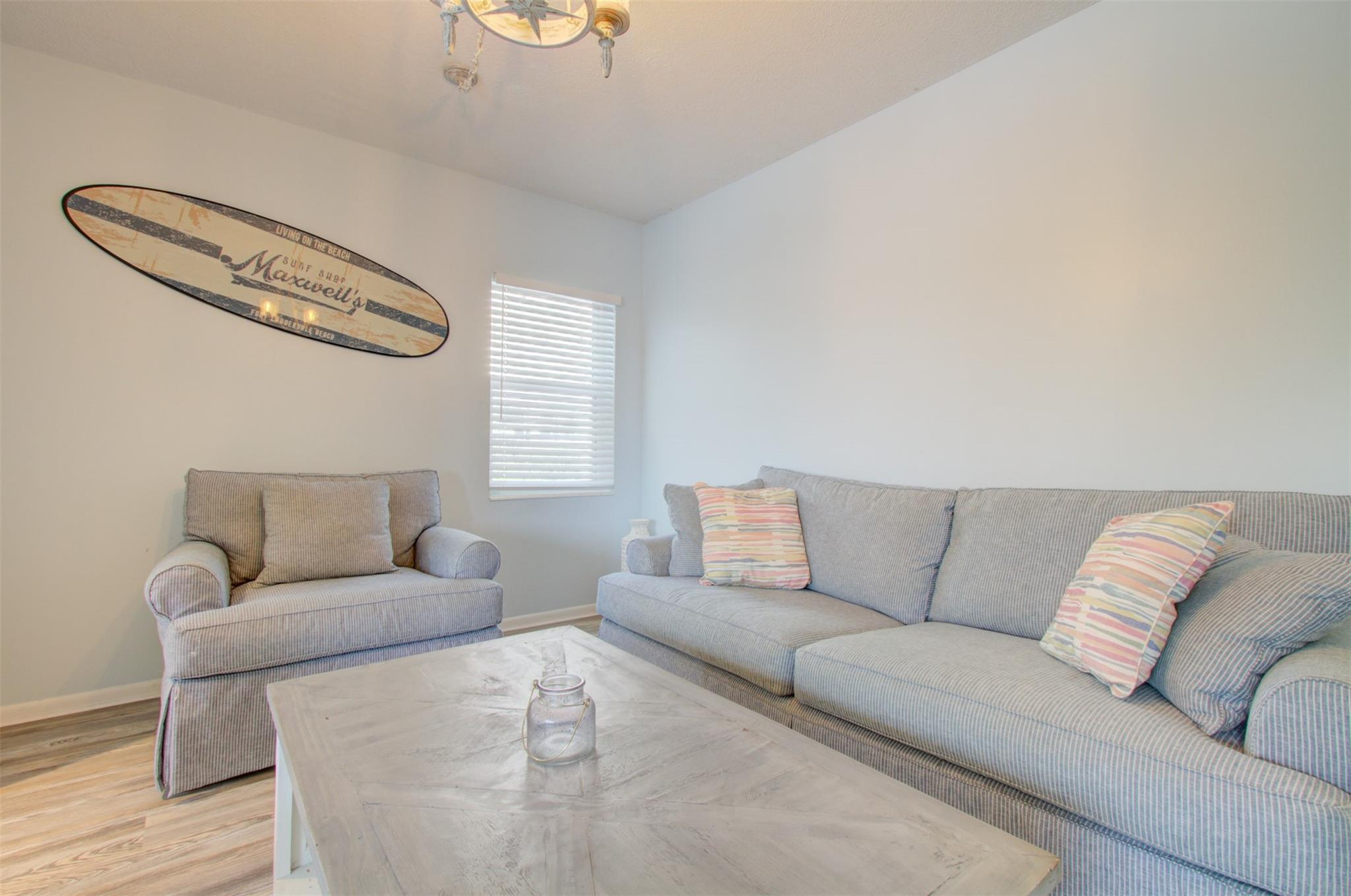 9 N Birch Rd 401