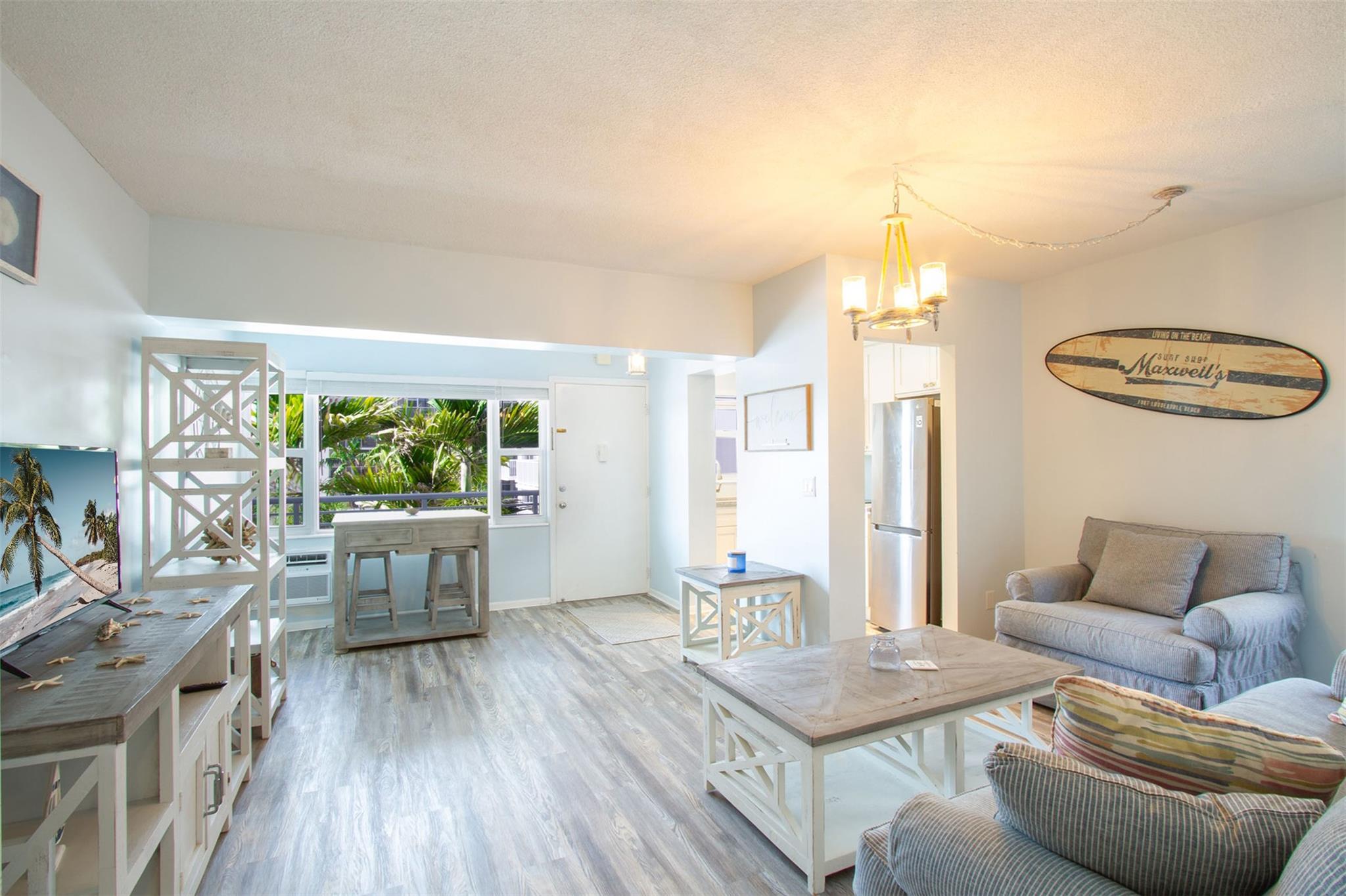 9 N Birch Rd 401
