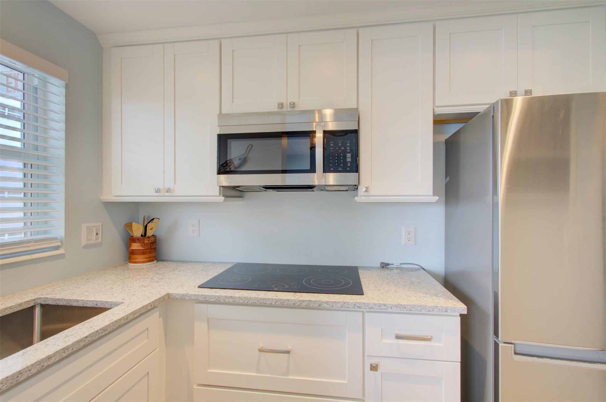9 N Birch Rd 401