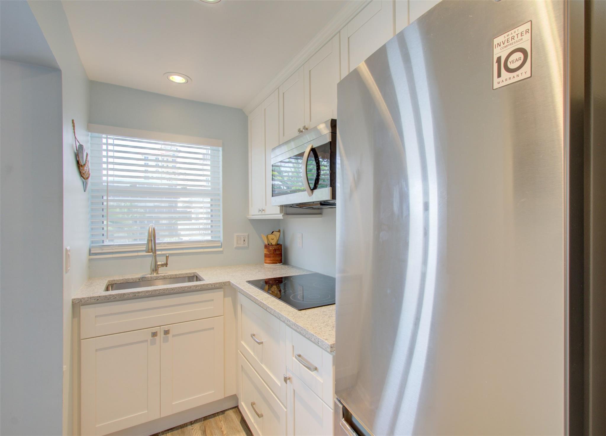 9 N Birch Rd 401
