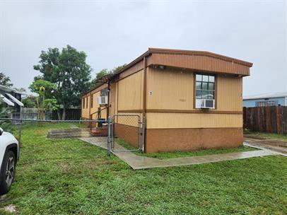 11868 Watergate Cir