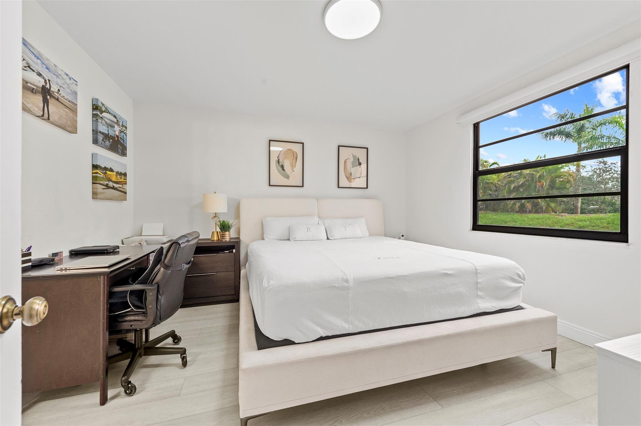 6061 Balboa Cir 103