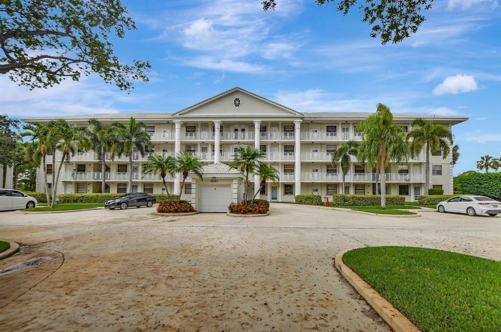 6061 Balboa Cir 103