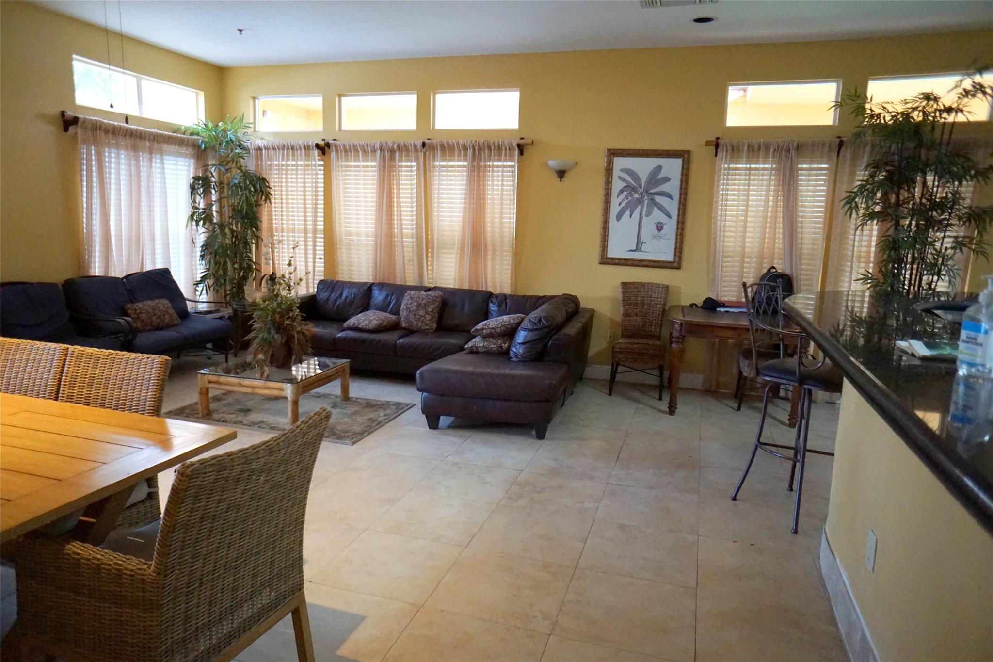 2301 NW 33rd St 111