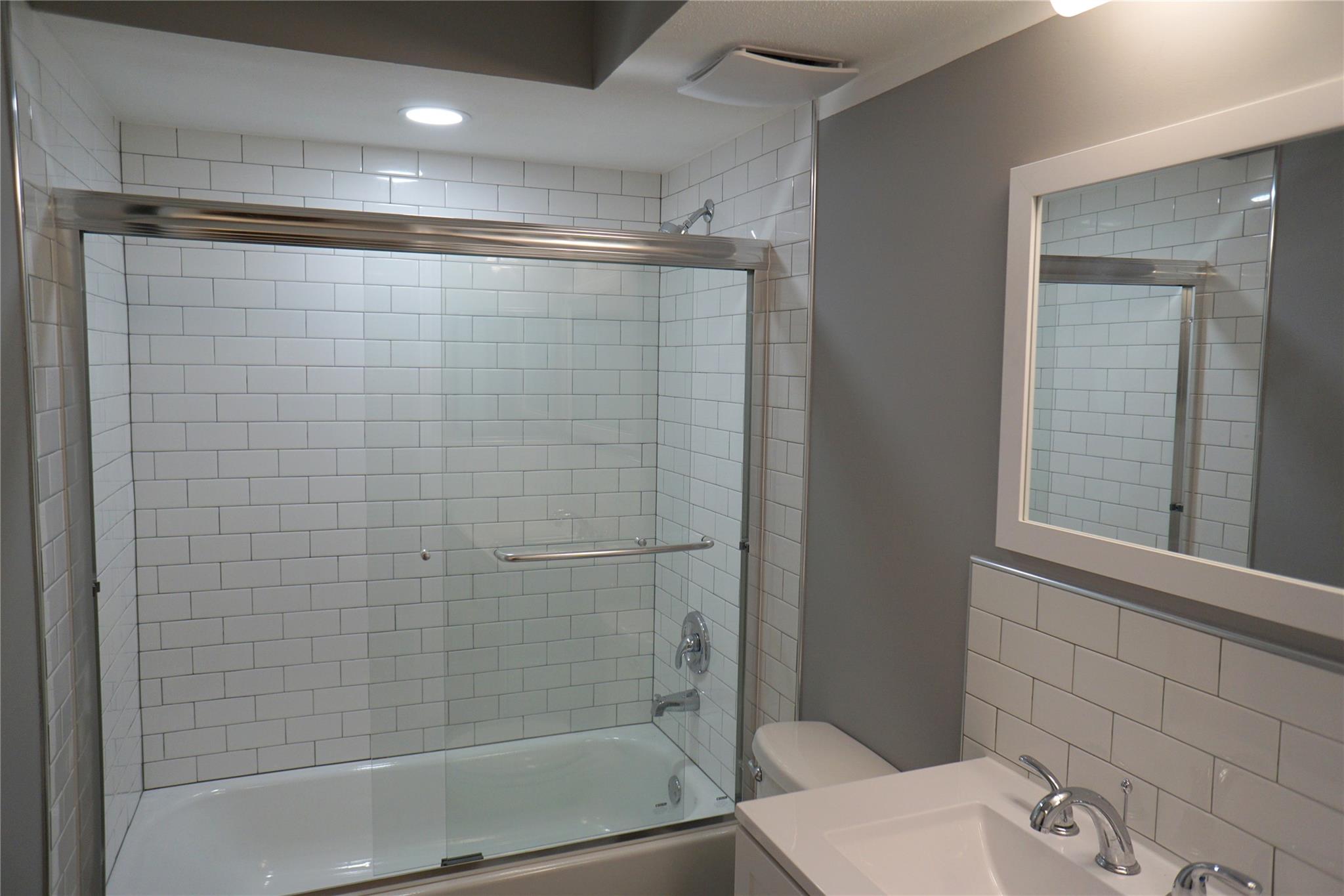 2301 NW 33rd St 111