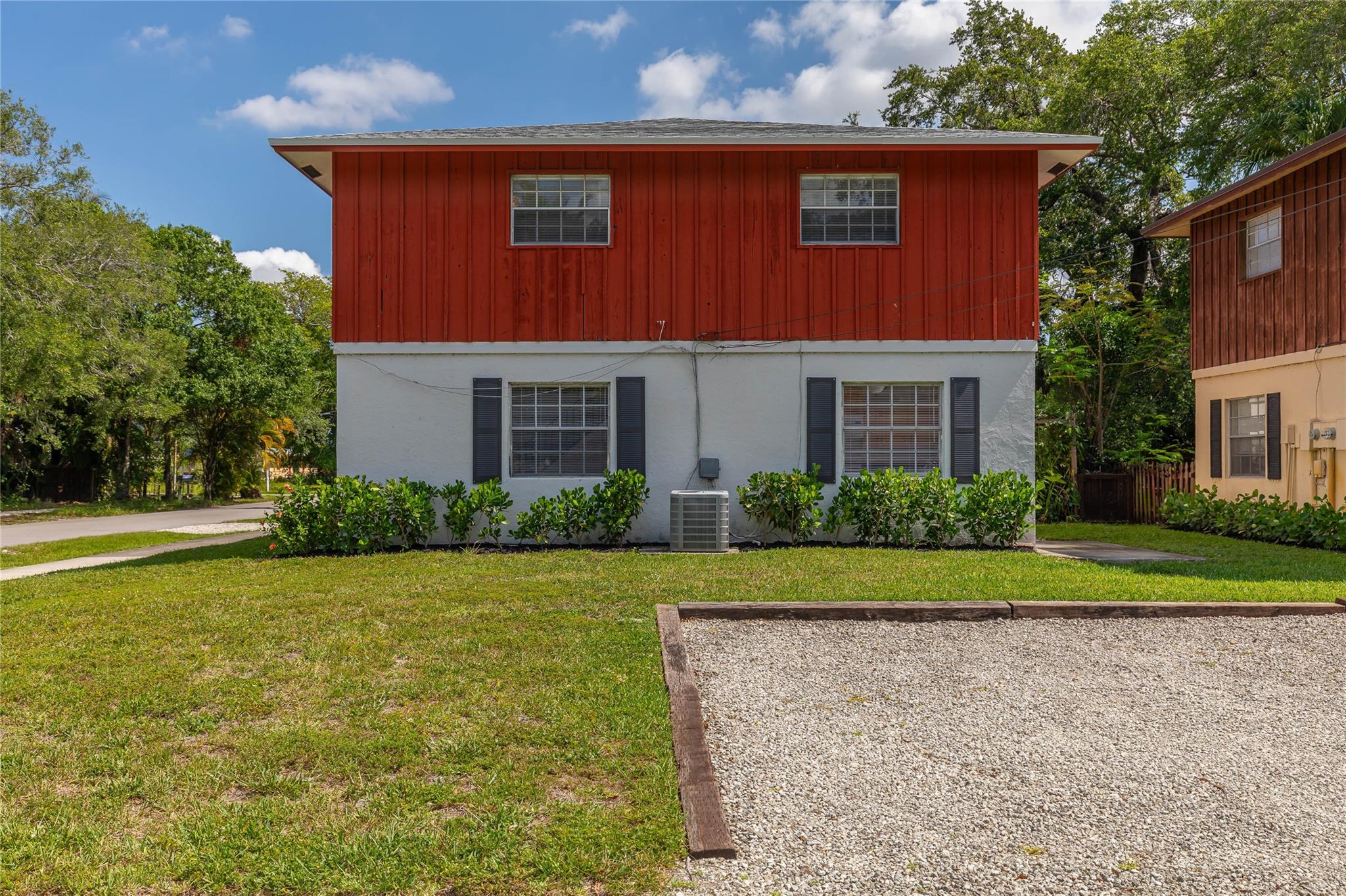 2120 SW 18th Ave