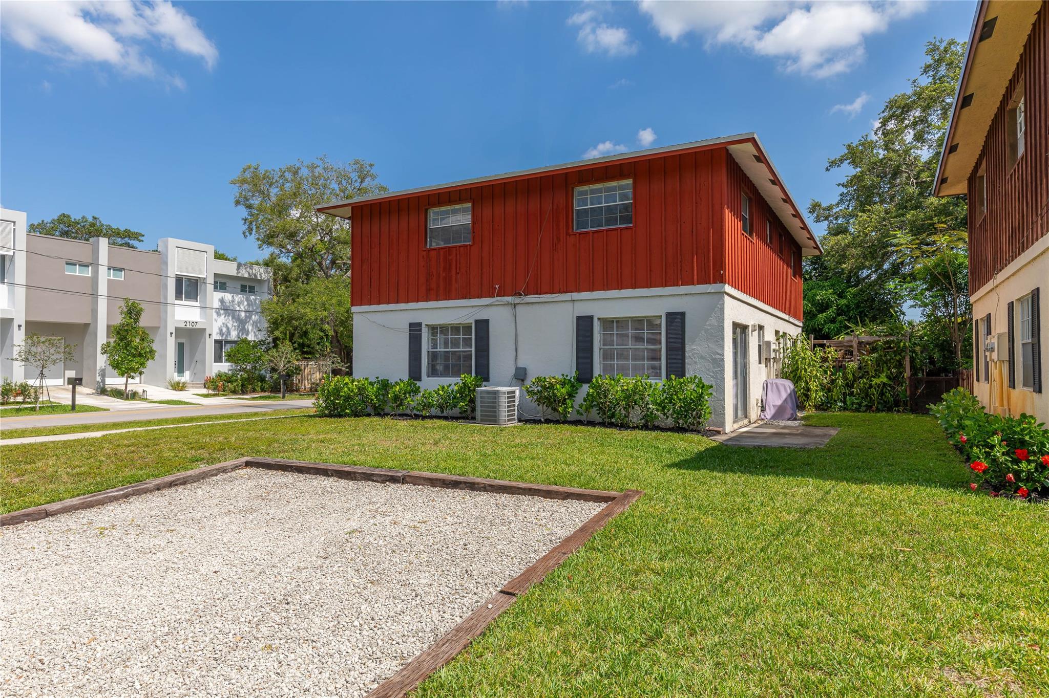 2120 SW 18th Ave