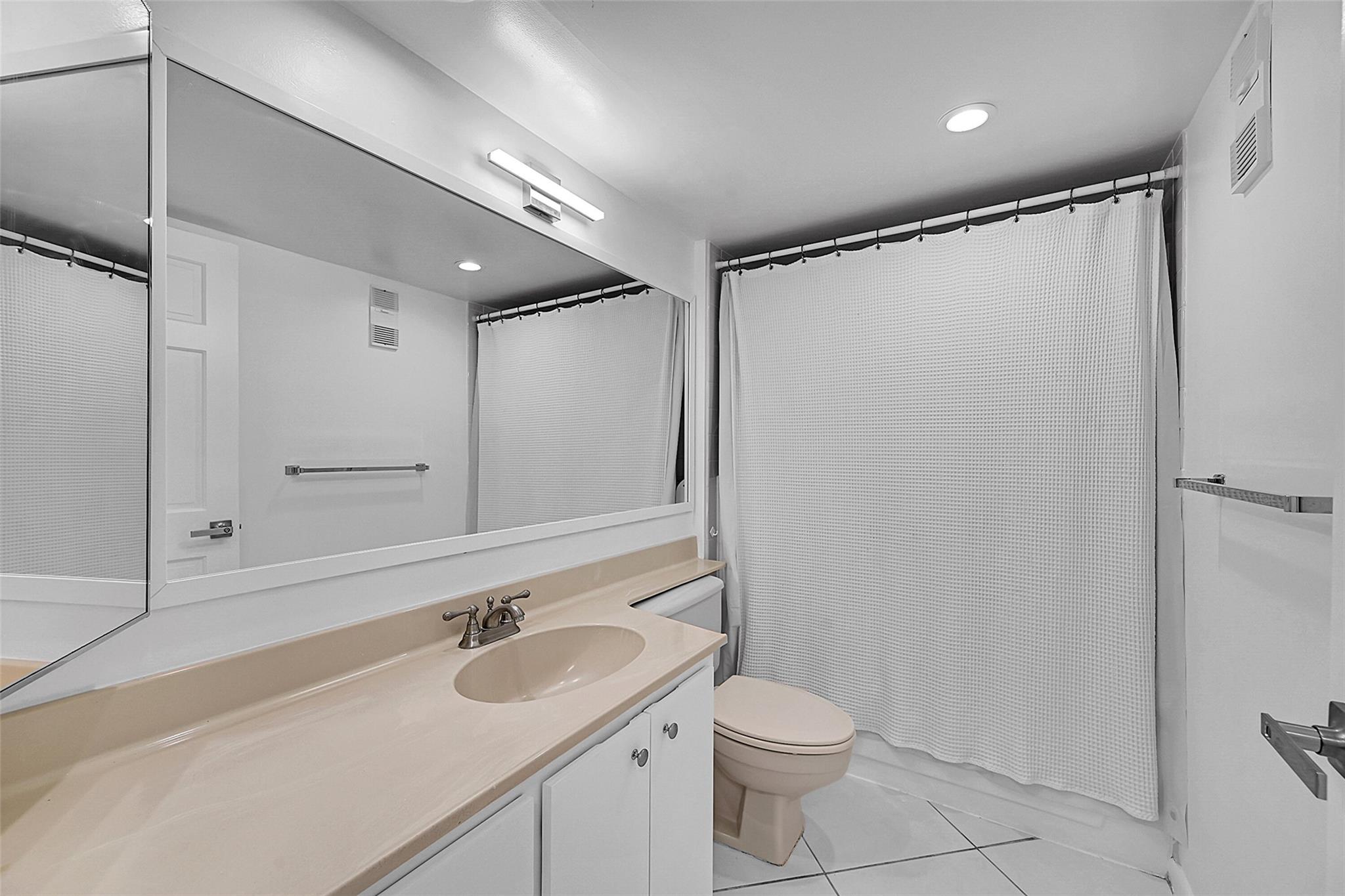 1703 S Whitehall Dr 304