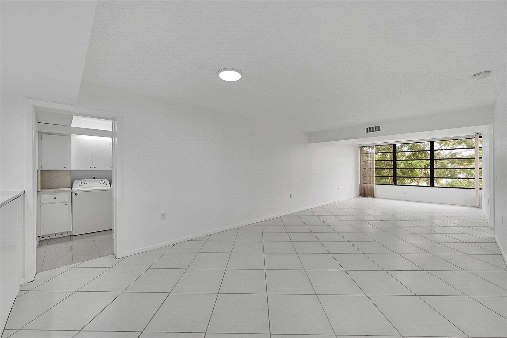 1703 S Whitehall Dr 304