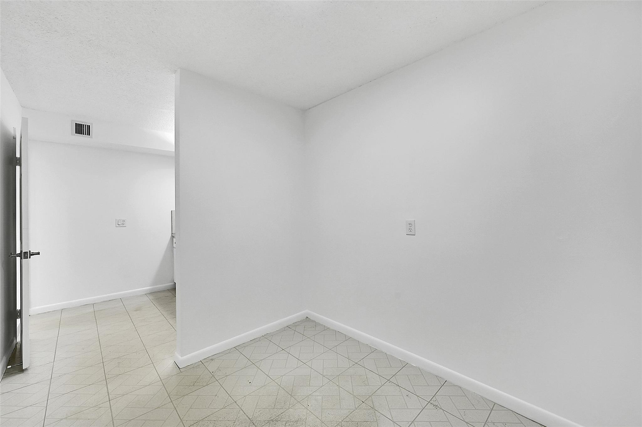 1703 S Whitehall Dr 304