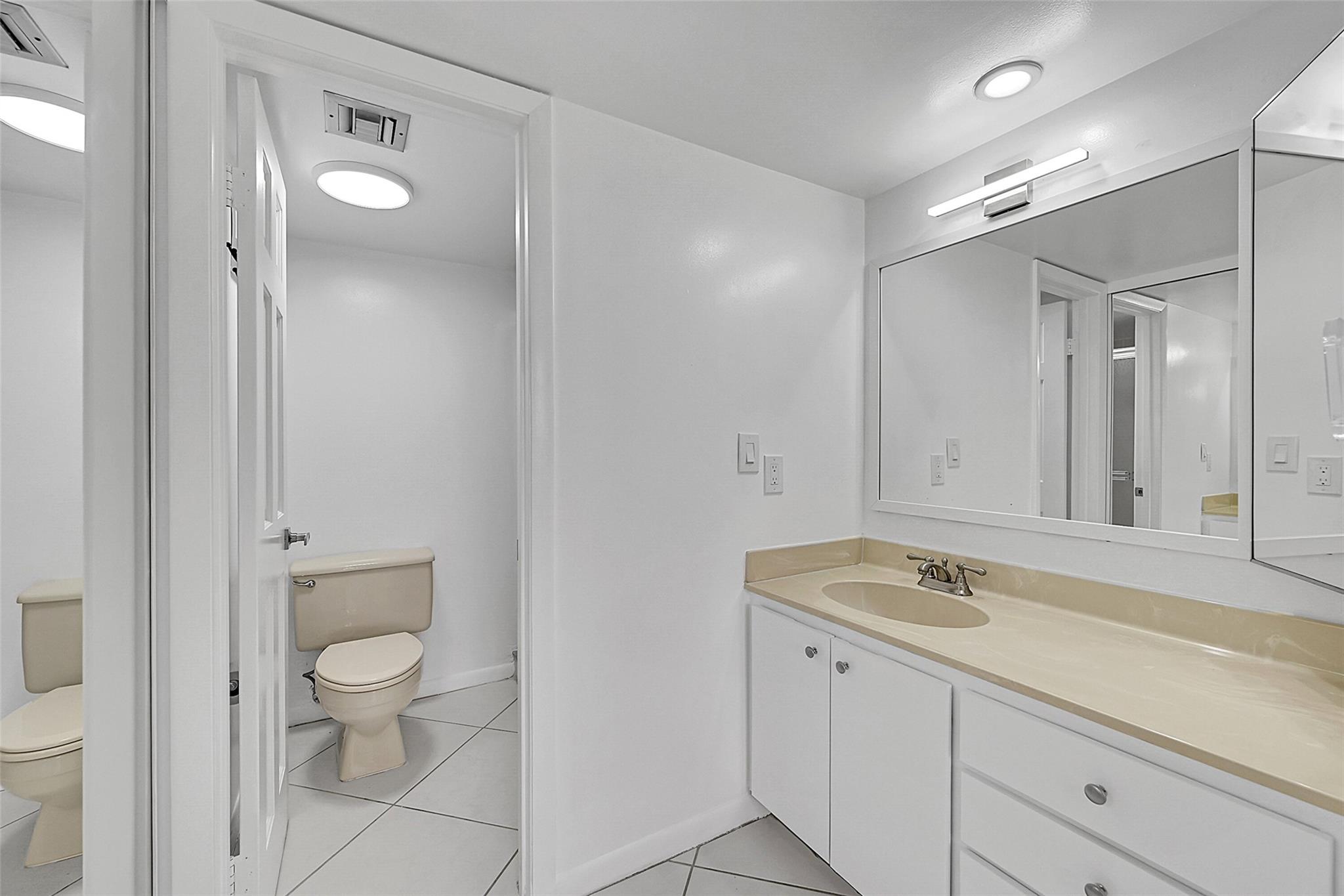 1703 S Whitehall Dr 304