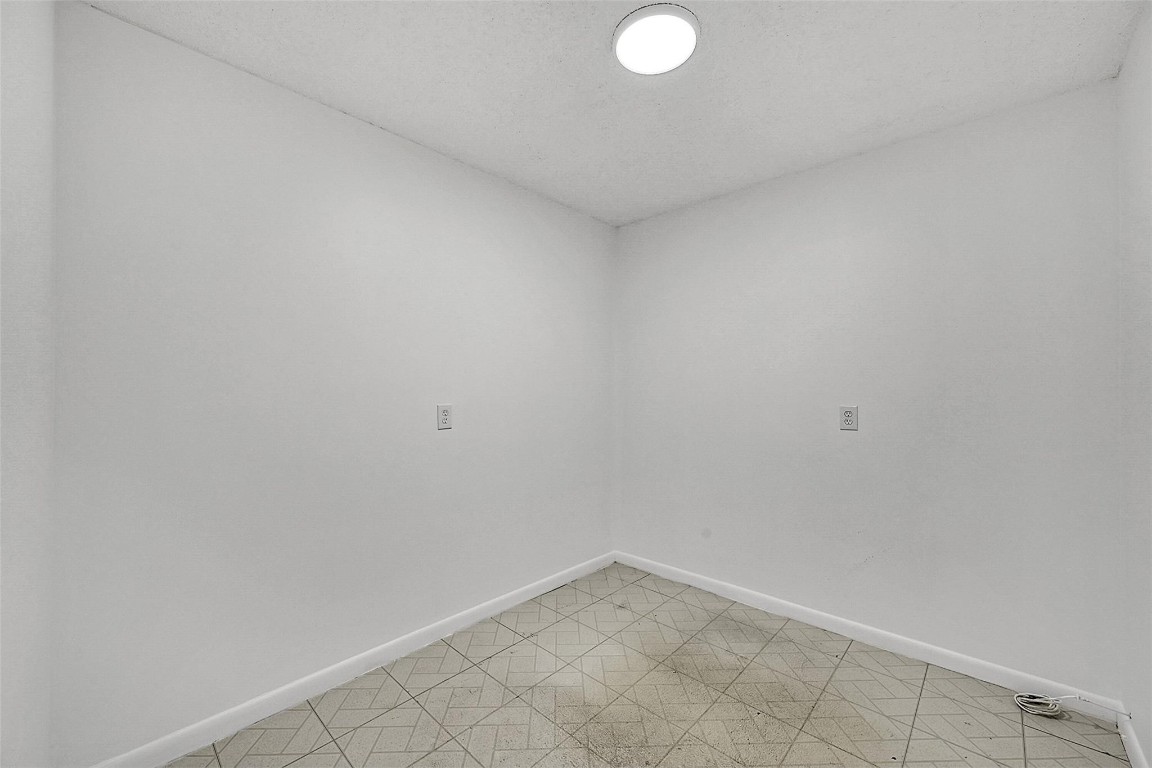 1703 S Whitehall Dr 304