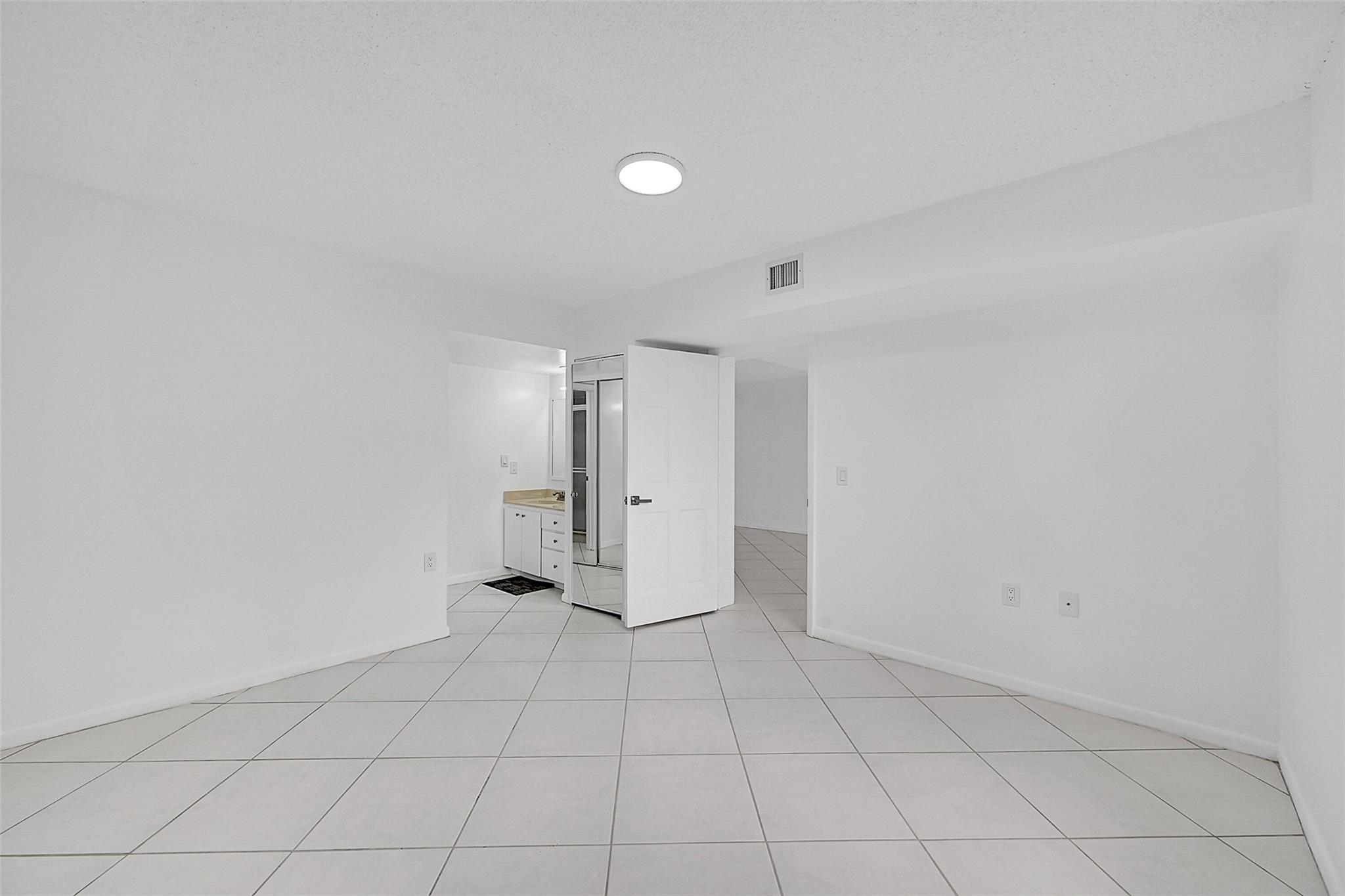 1703 S Whitehall Dr 304