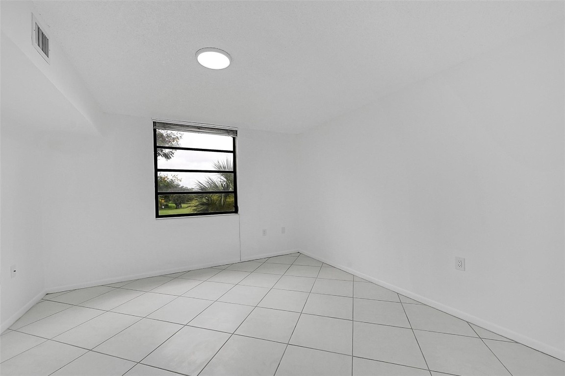 1703 S Whitehall Dr 304