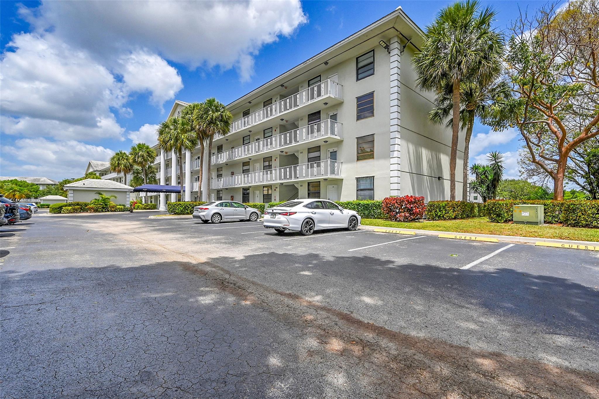 1703 S Whitehall Dr 304