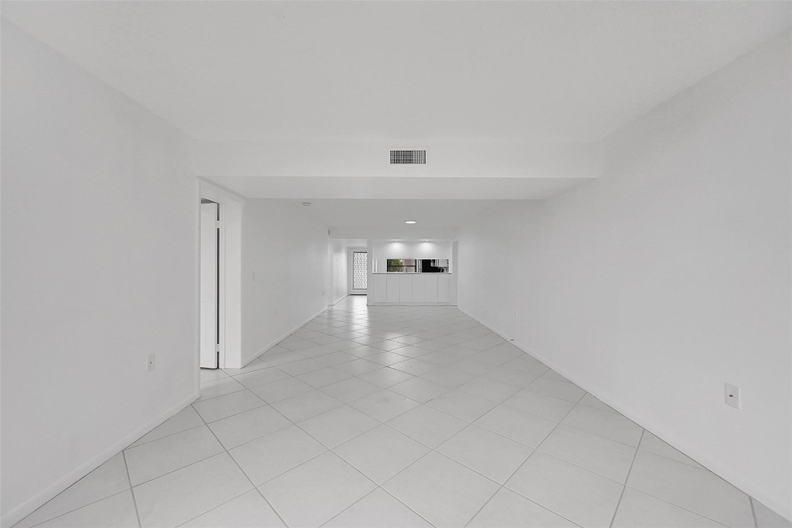 1703 S Whitehall Dr 304