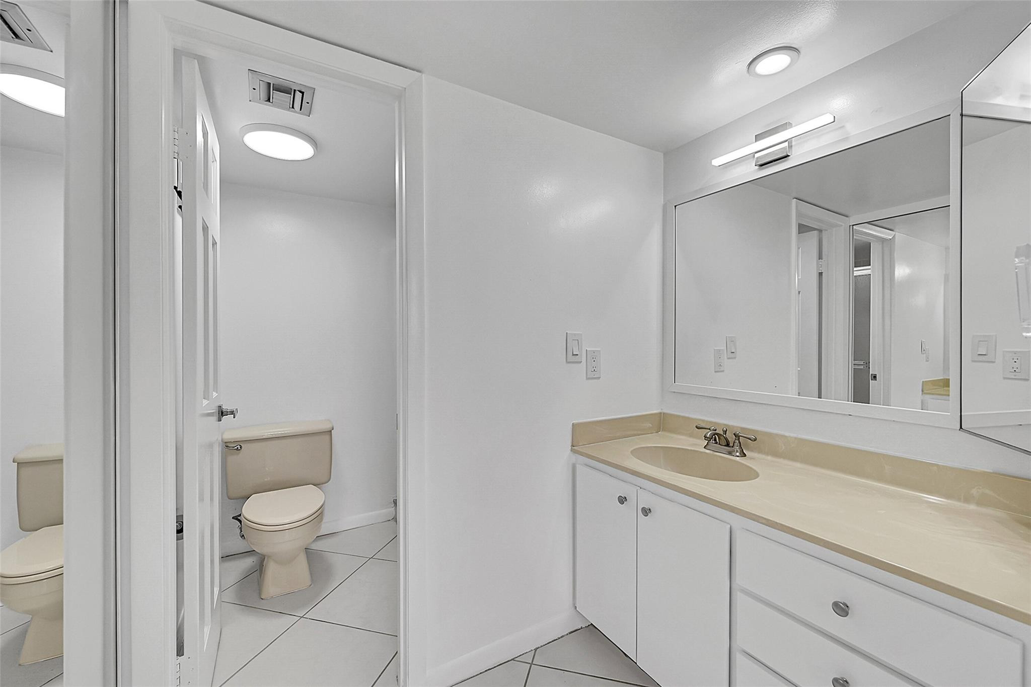 1703 S Whitehall Dr 304