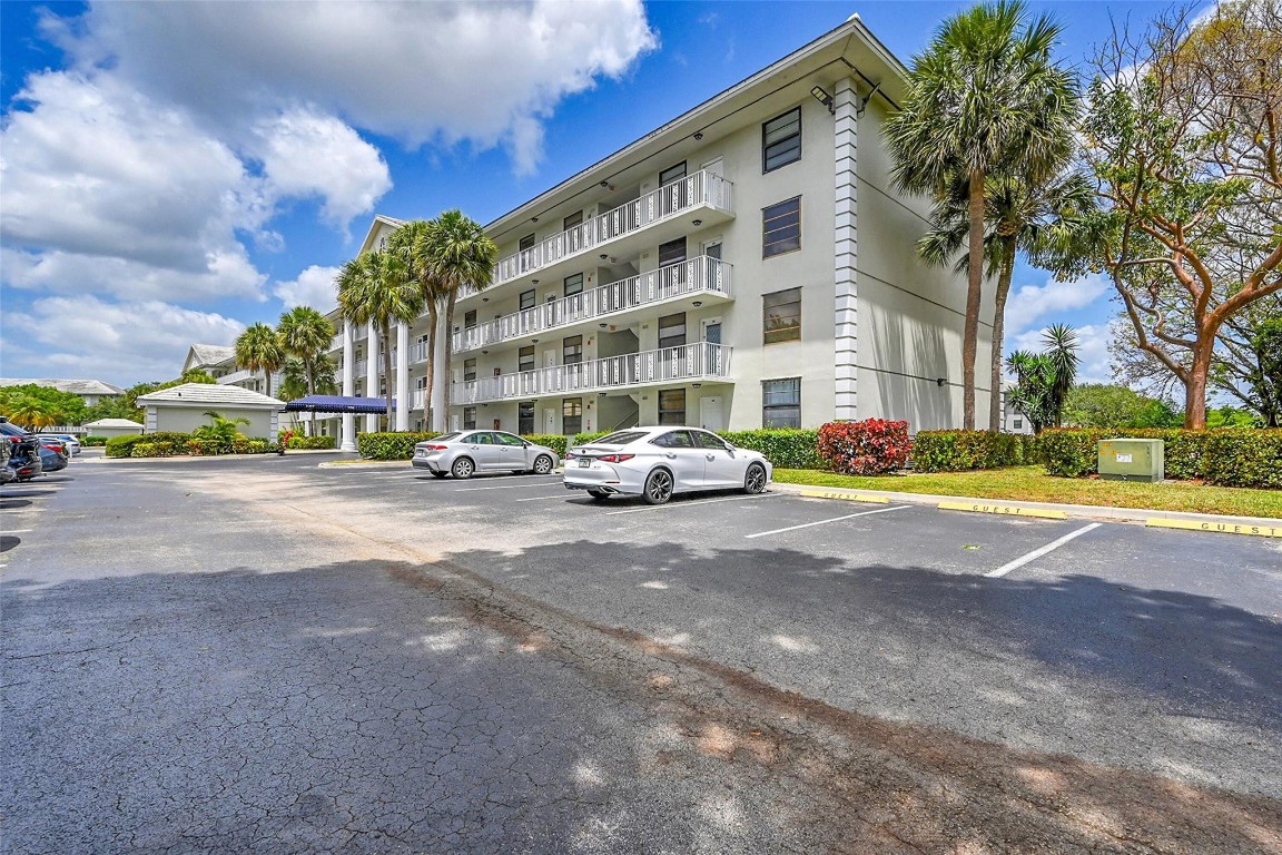 1703 S Whitehall Dr 304