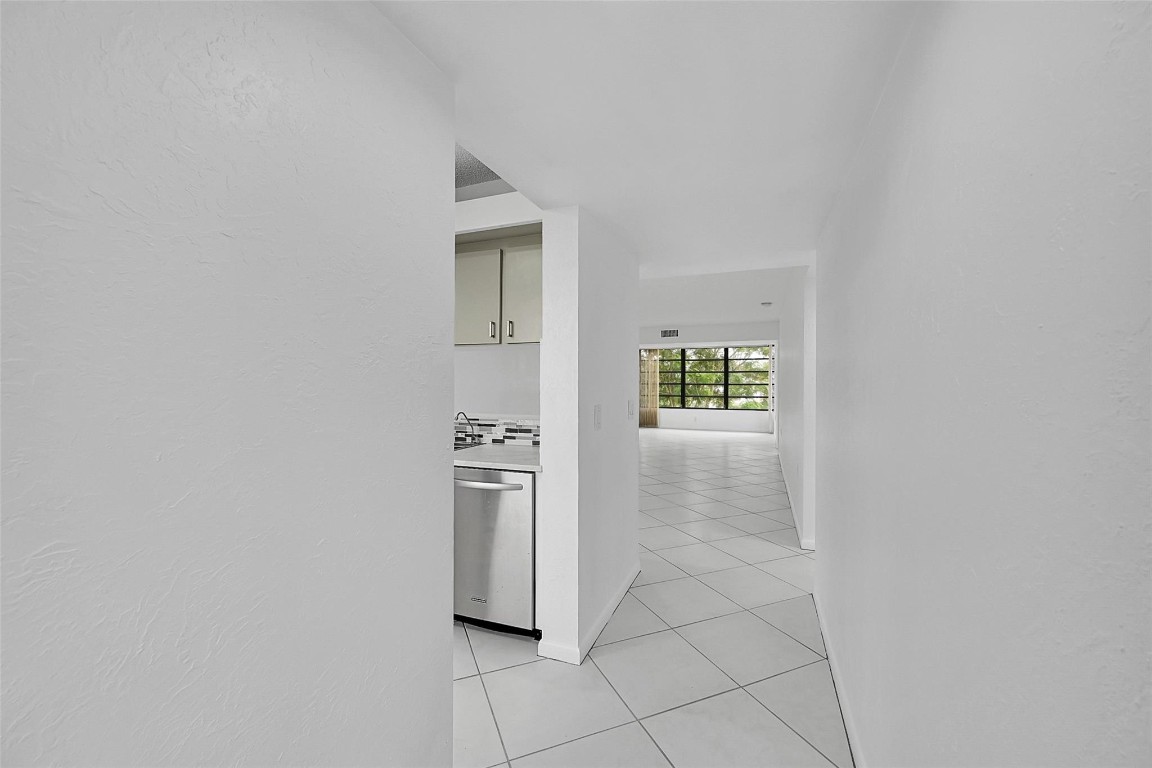 1703 S Whitehall Dr 304