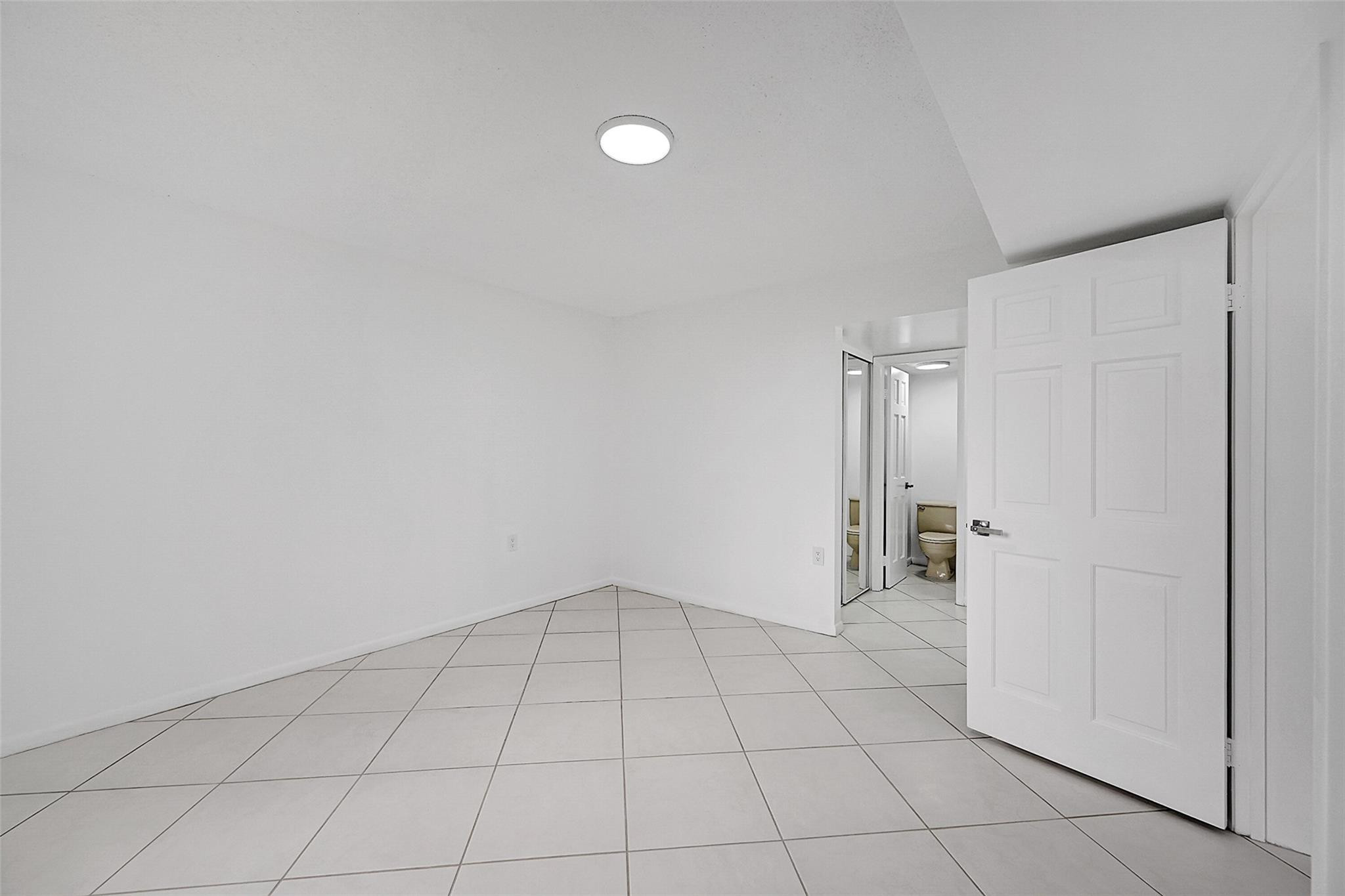 1703 S Whitehall Dr 304