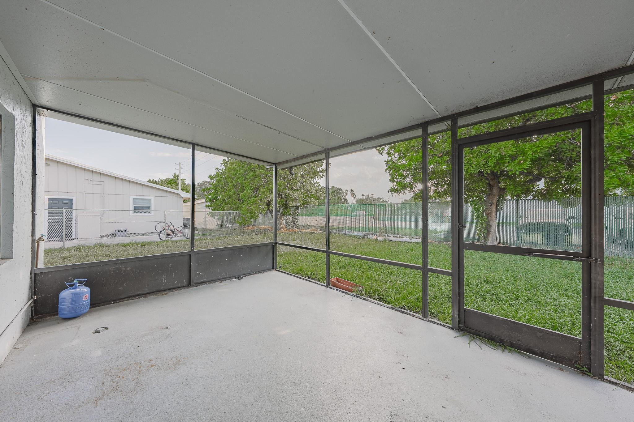 8507 Sunset Dr Drive