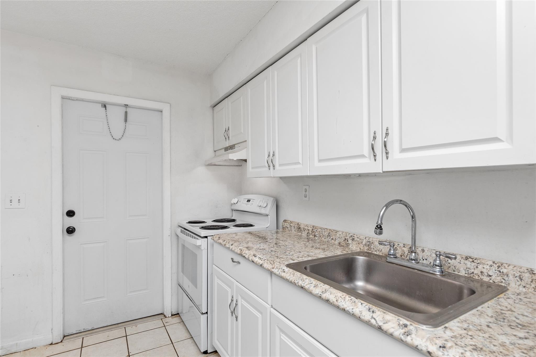 800 SW 30th St