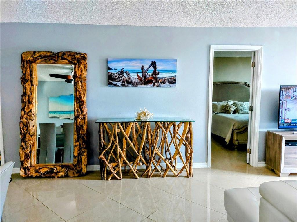 2000 S Ocean Blvd 2K