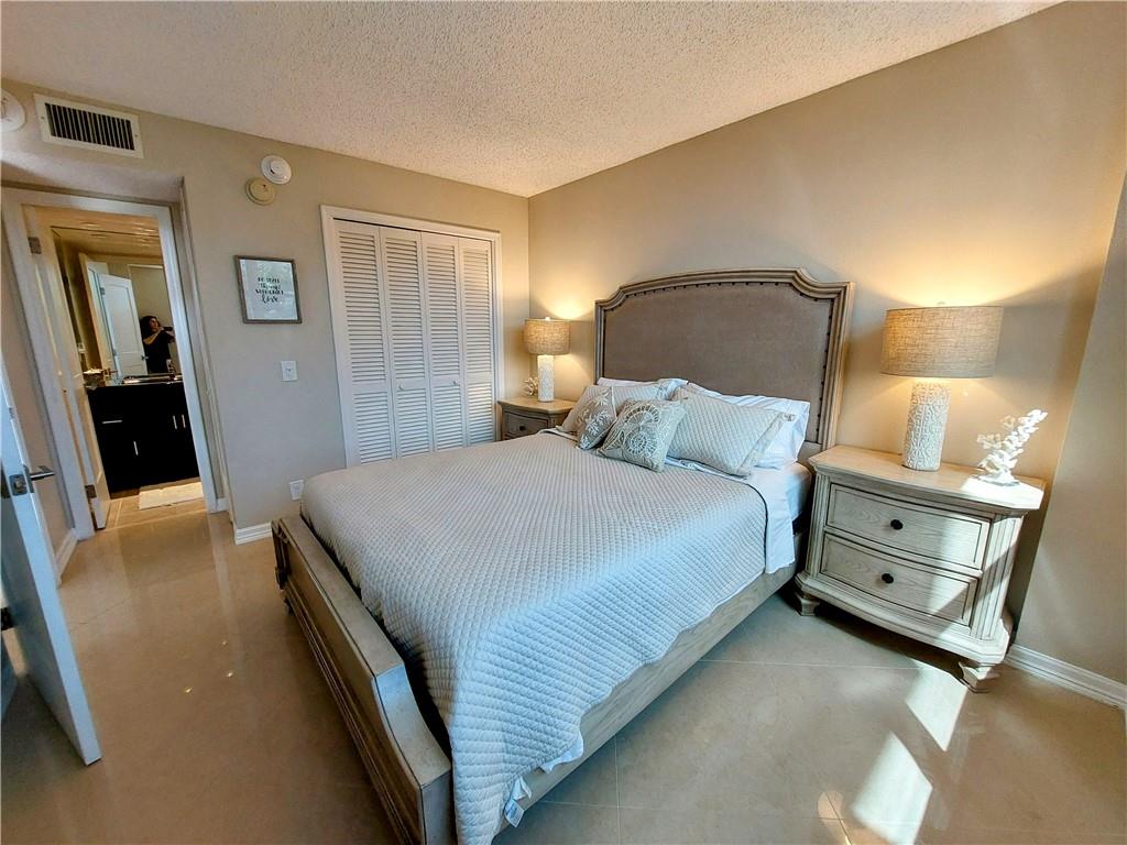 2000 S Ocean Blvd 2K