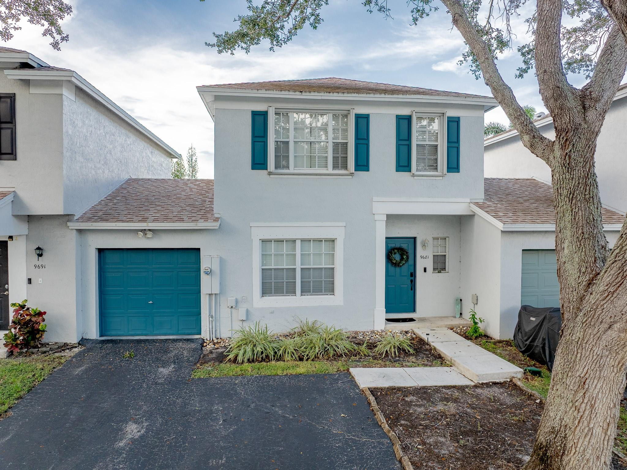 9681 Santa Rosa Dr