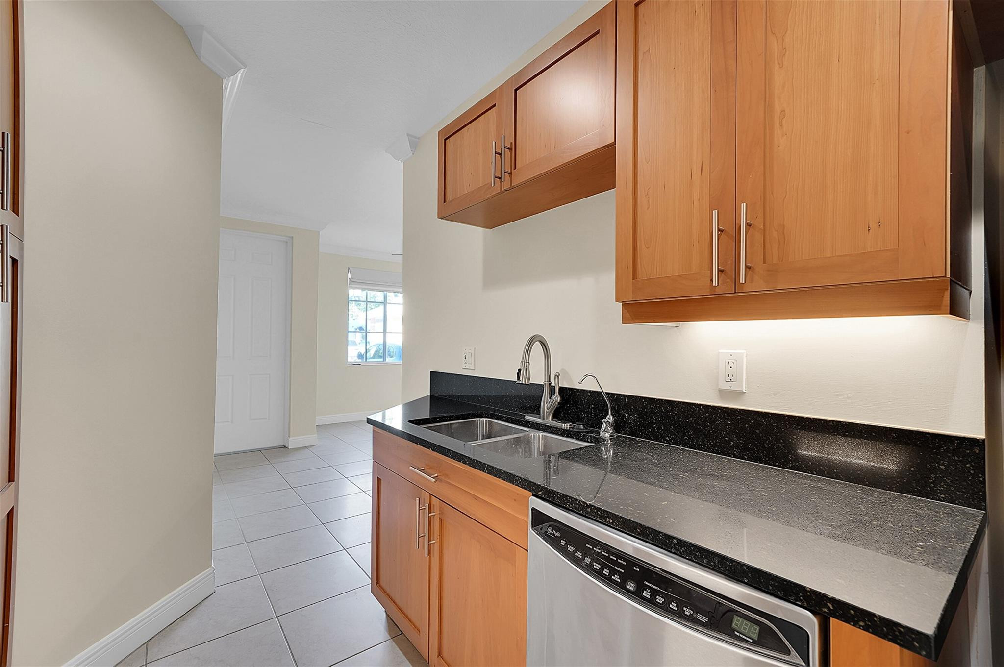 407 SW 13th Ter 407