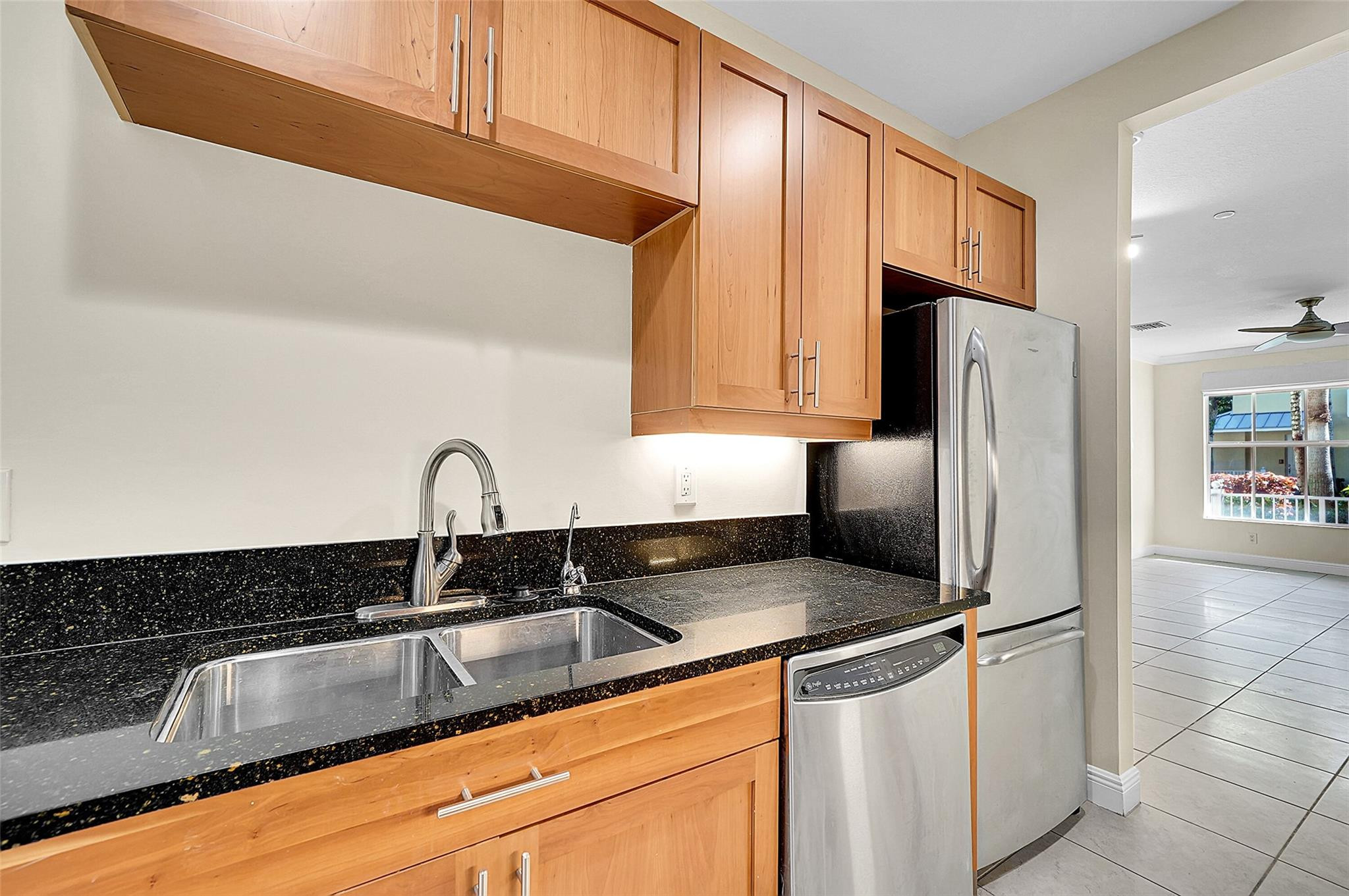 407 SW 13th Ter 407