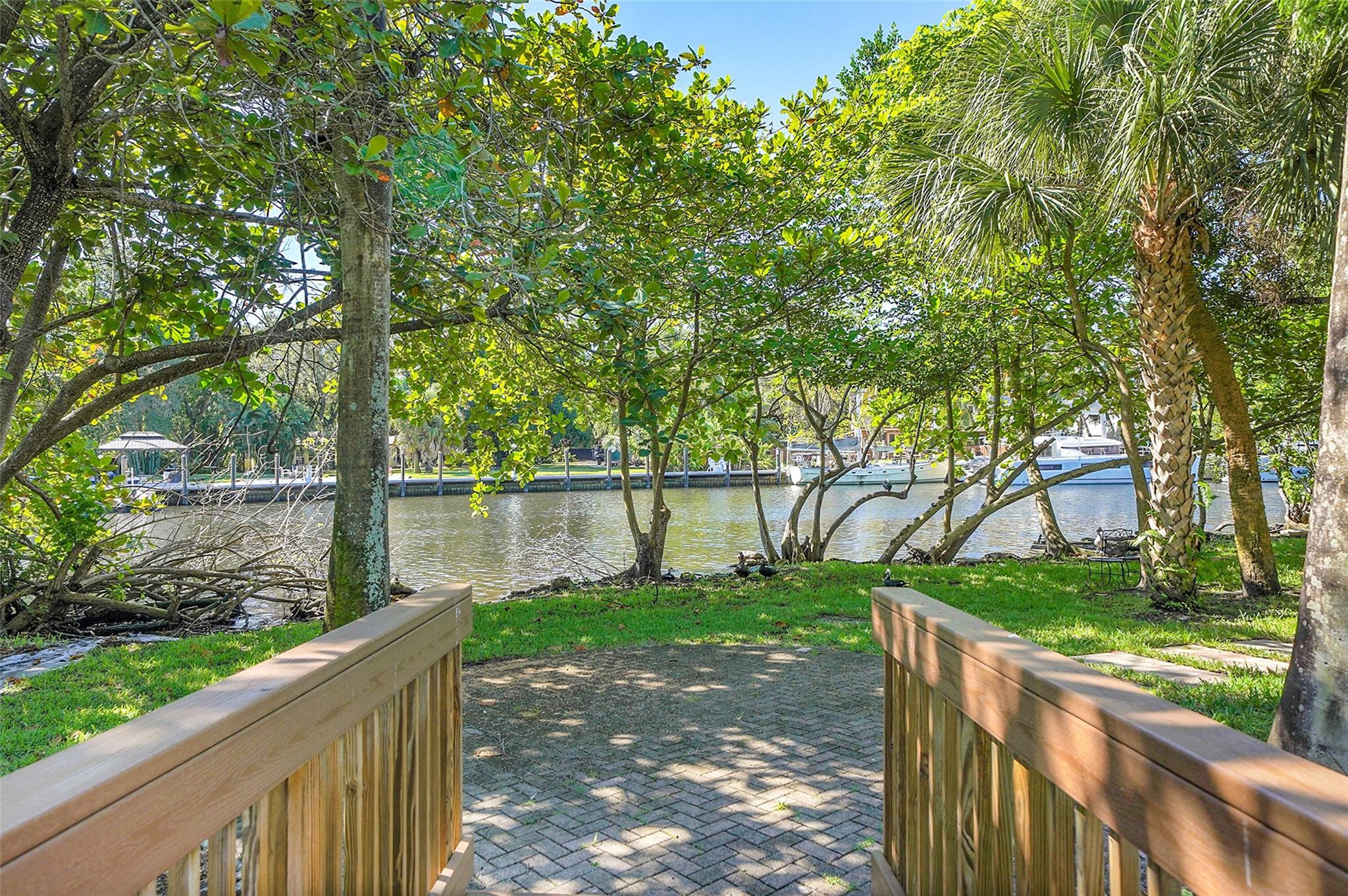 407 SW 13th Ter 407