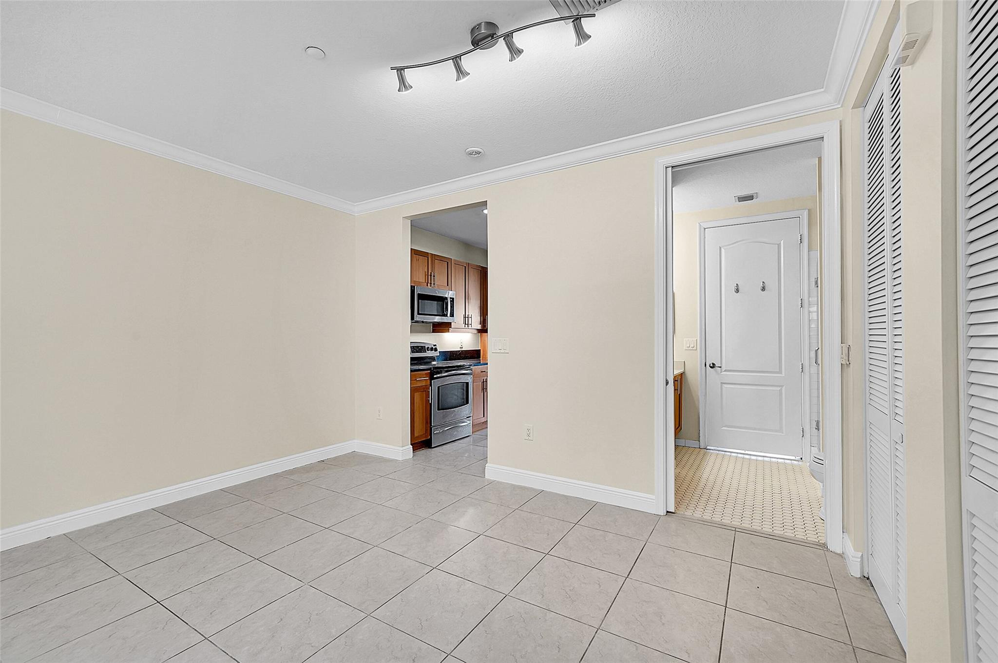 407 SW 13th Ter 407