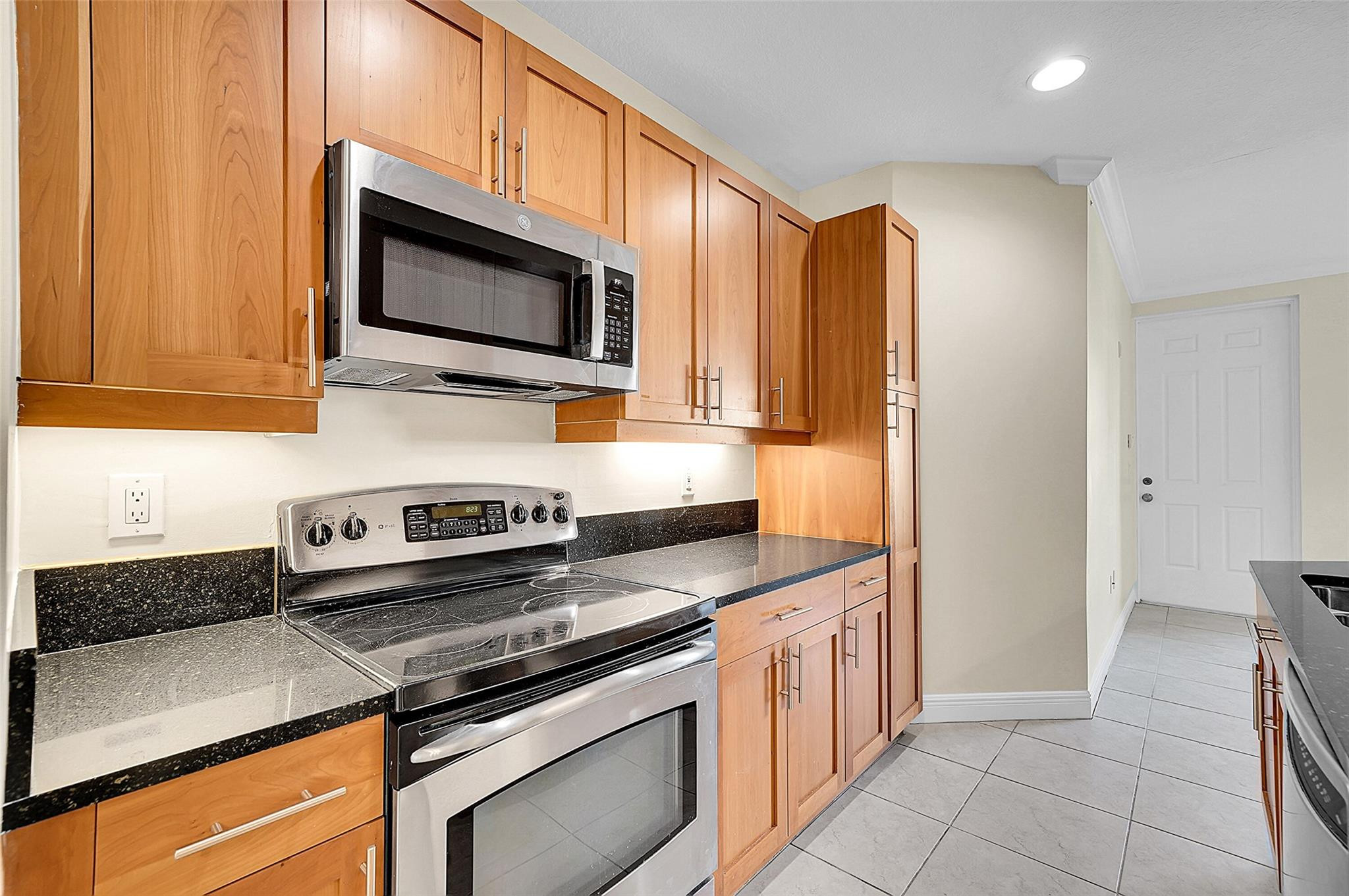 407 SW 13th Ter 407