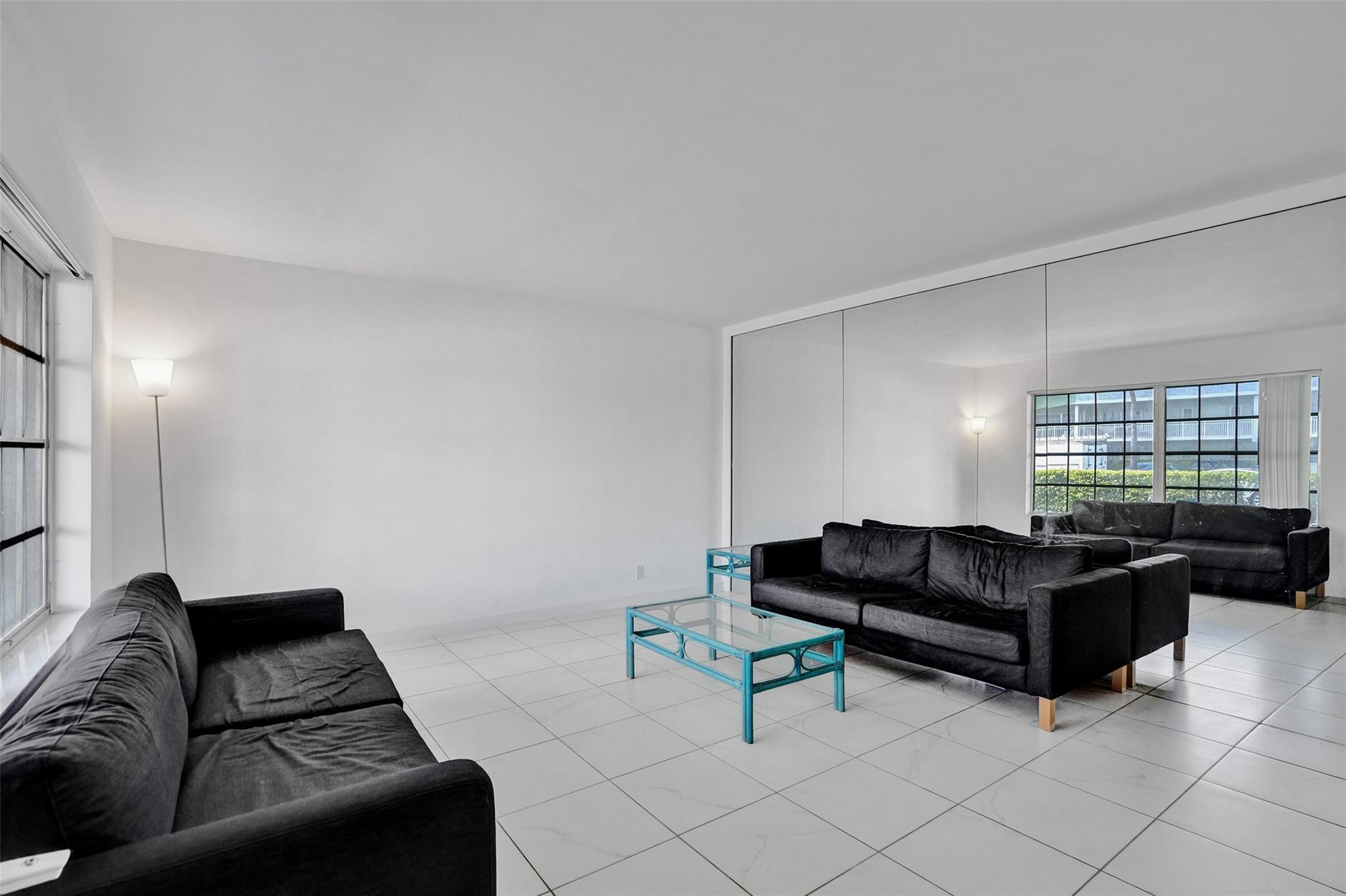 931 SE 9th Ave 2