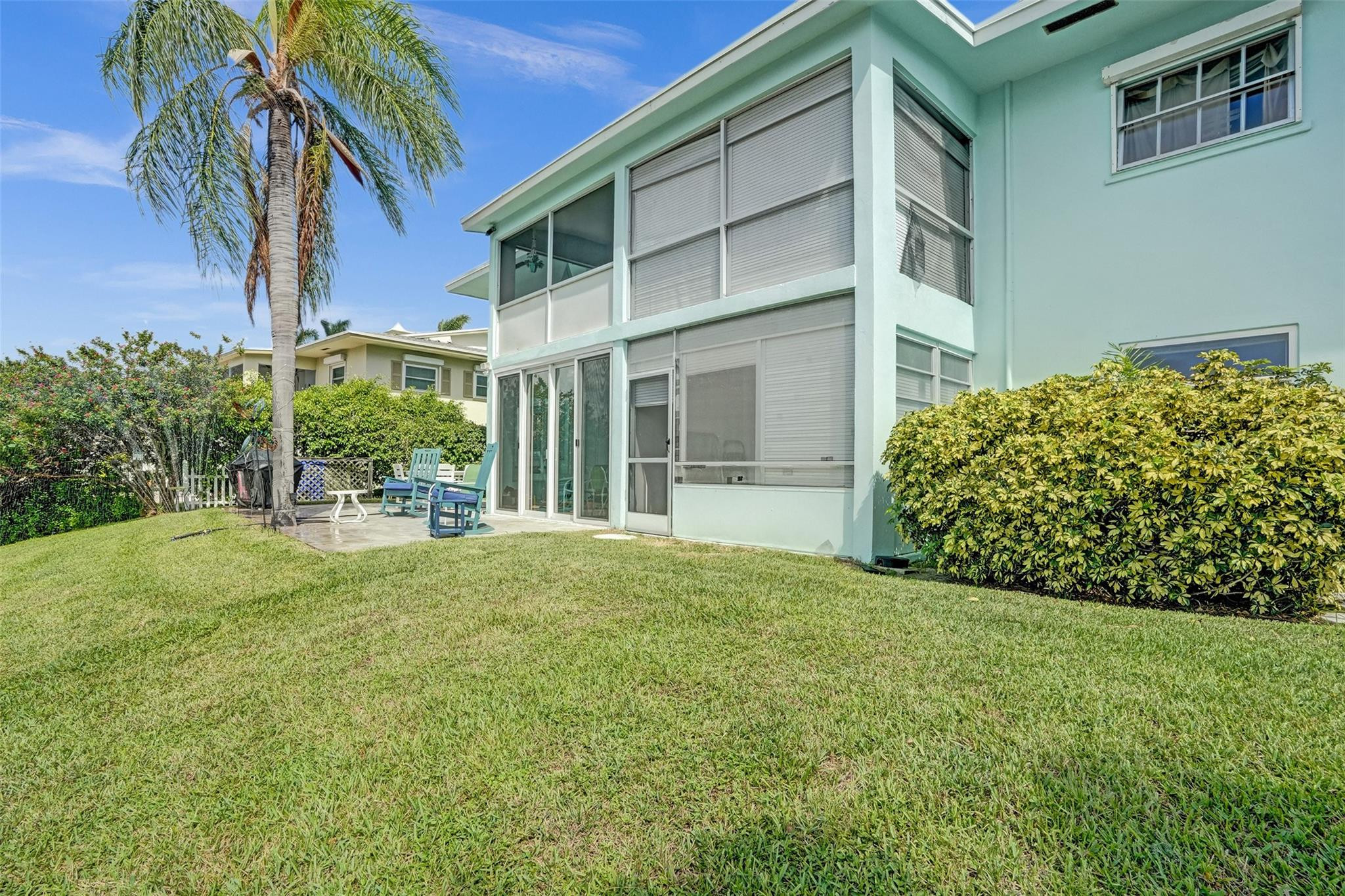 931 SE 9th Ave 2