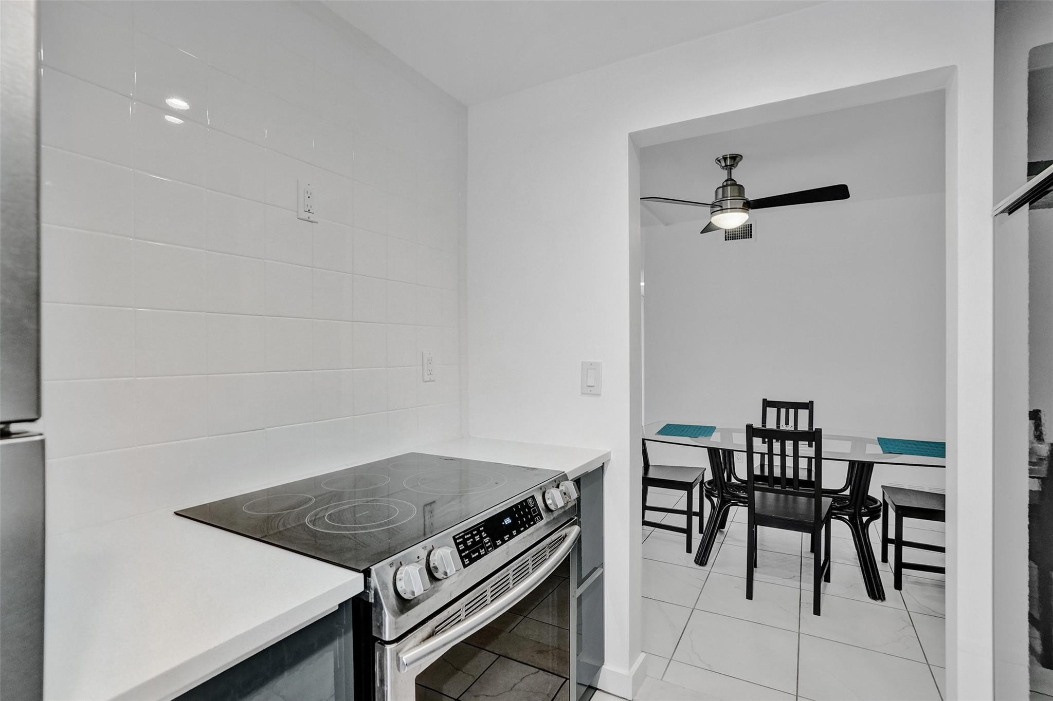 931 SE 9th Ave 2