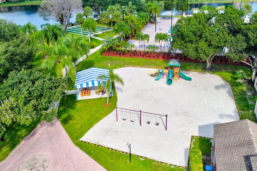 4250 NW 30th St 357