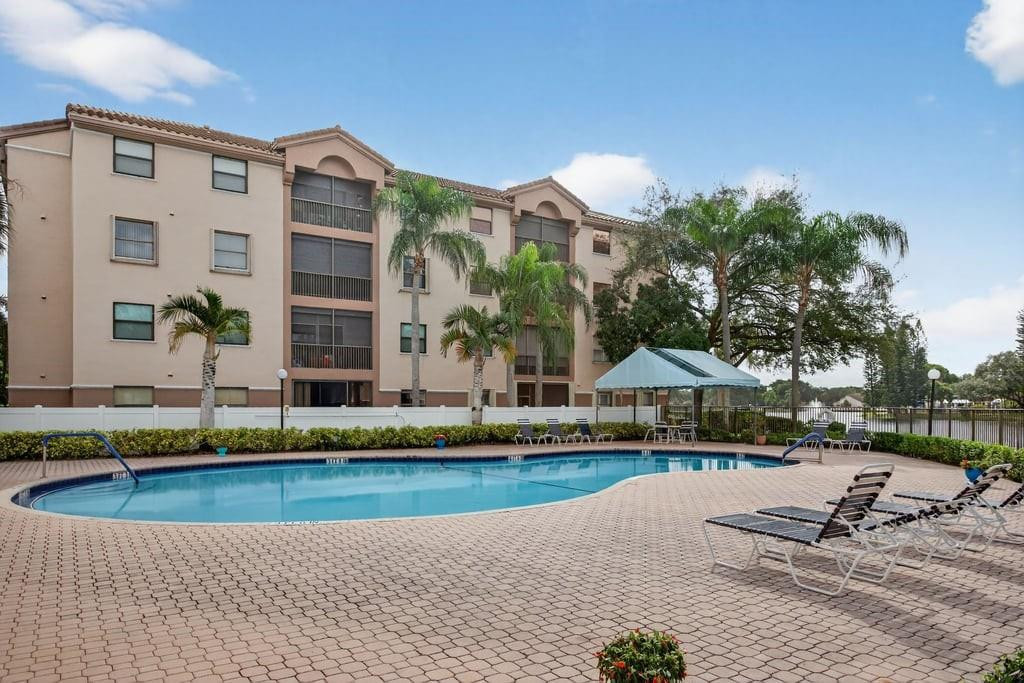 4250 NW 30th St 357