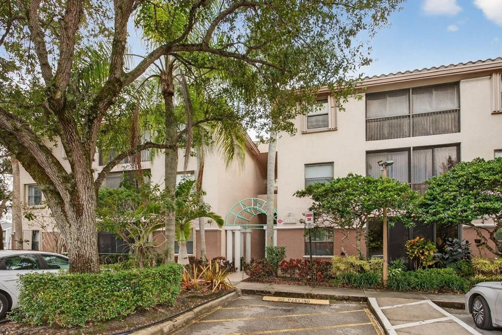 4250 NW 30th St 357