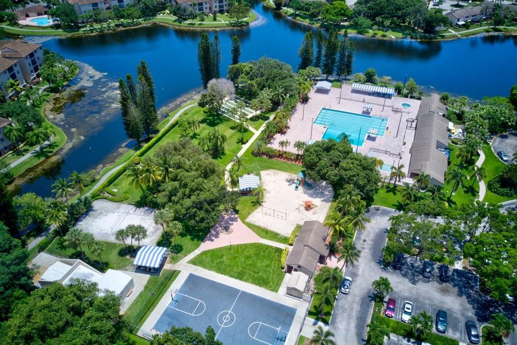 4250 NW 30th St 357